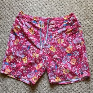 MEN'S JOHNNIE-O EDEN SWIM TRUNKS LARGE COLOR: MALIBU RED